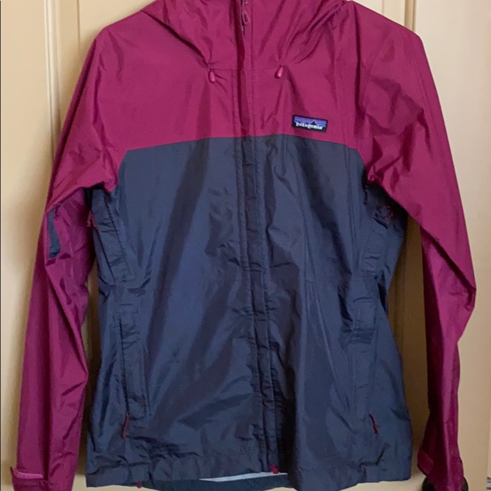 Women’s small patagonia rain jacket